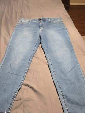 Women's Light Blue Skinny Jeans - Classic Stretch Denim
